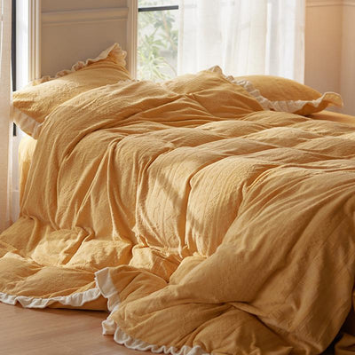 MILK SILK BEDDING SET WITH PLEATED DESIGN EDGES - HGHOM