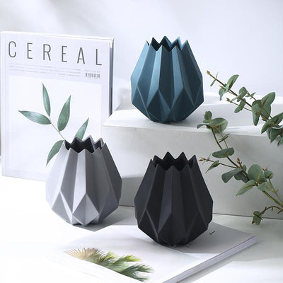 Monochrome Geometric Vase HGHOM 